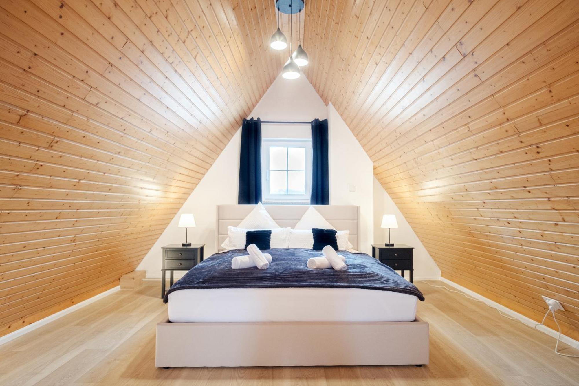 Neu Deluxe Suite Muensterblick, Maisonette, Kingsize Bett, Kueche, Netflix, Aussicht, E-Kamin Bad Sackingen Exterior photo